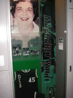 PICT0054_900x1200.jpg (142454 bytes)