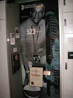 PICT0055_900x1200.jpg (154139 bytes)