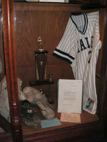 PICT1795_900x1200.jpg (165843 bytes)