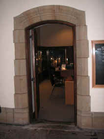 PICT1833_900x1200.jpg (130513 bytes)