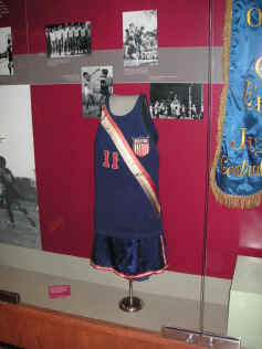 PICT9959_900x1200.jpg (161260 bytes)