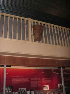 PICT9978_900x1200.jpg (156400 bytes)