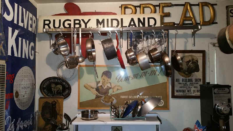 Rugby Sign In Kitchen.JPG (137067 bytes)